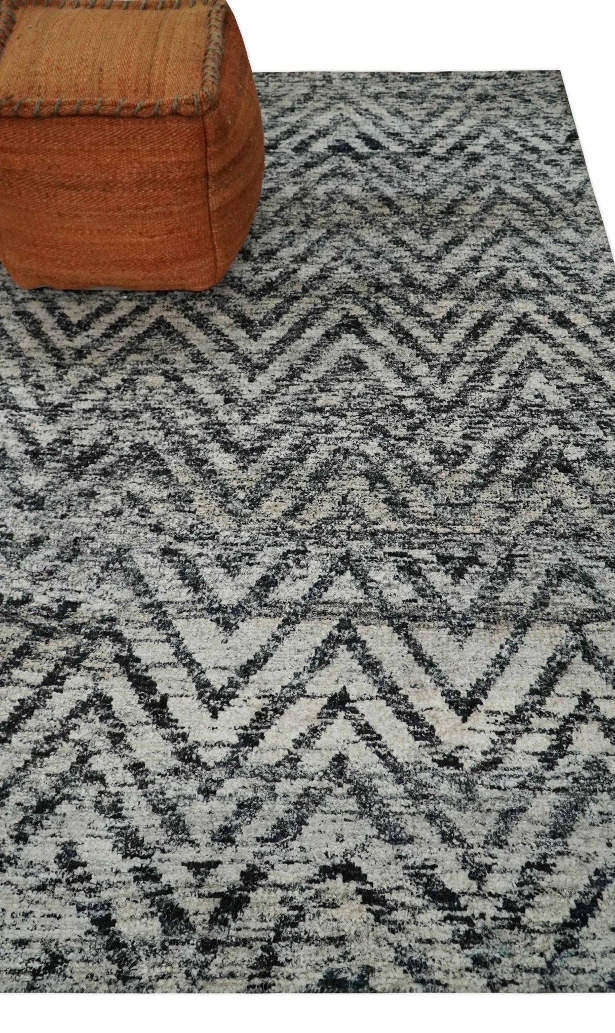 Chevron Silver and Black Shaded 5x8 Bamboo Silk Handwoven Area Rug