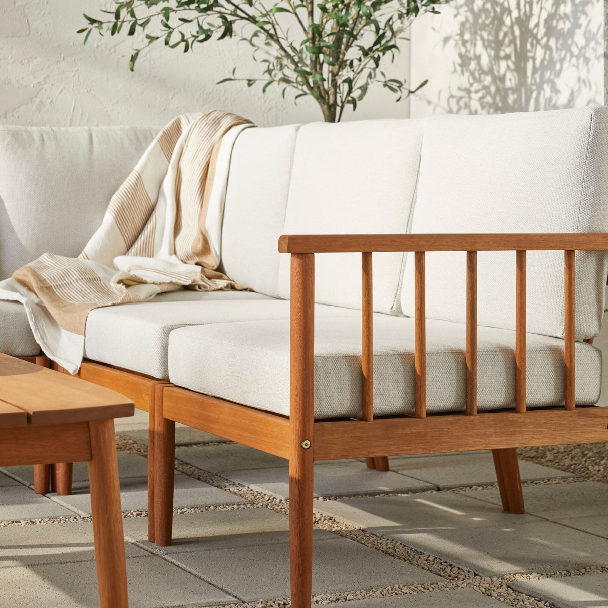 Circa Modern 6-Piece Spindle Solid Wood Outdoor Sectional and Coffee Table-Outdoor-Parc Decor