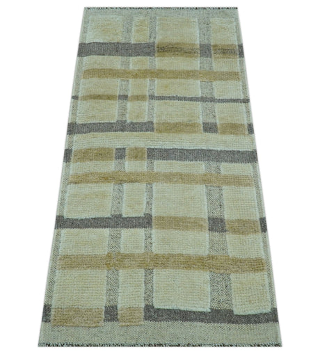 Custom Made Contemporary Design Beige And Gray Hand knotted wool Area Rug