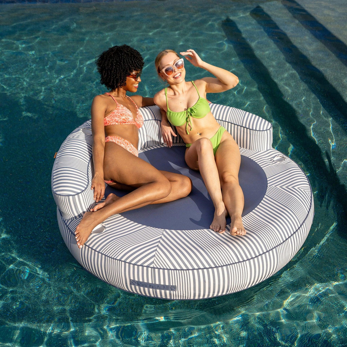 Dryside™ Island Inflatable Pool Float