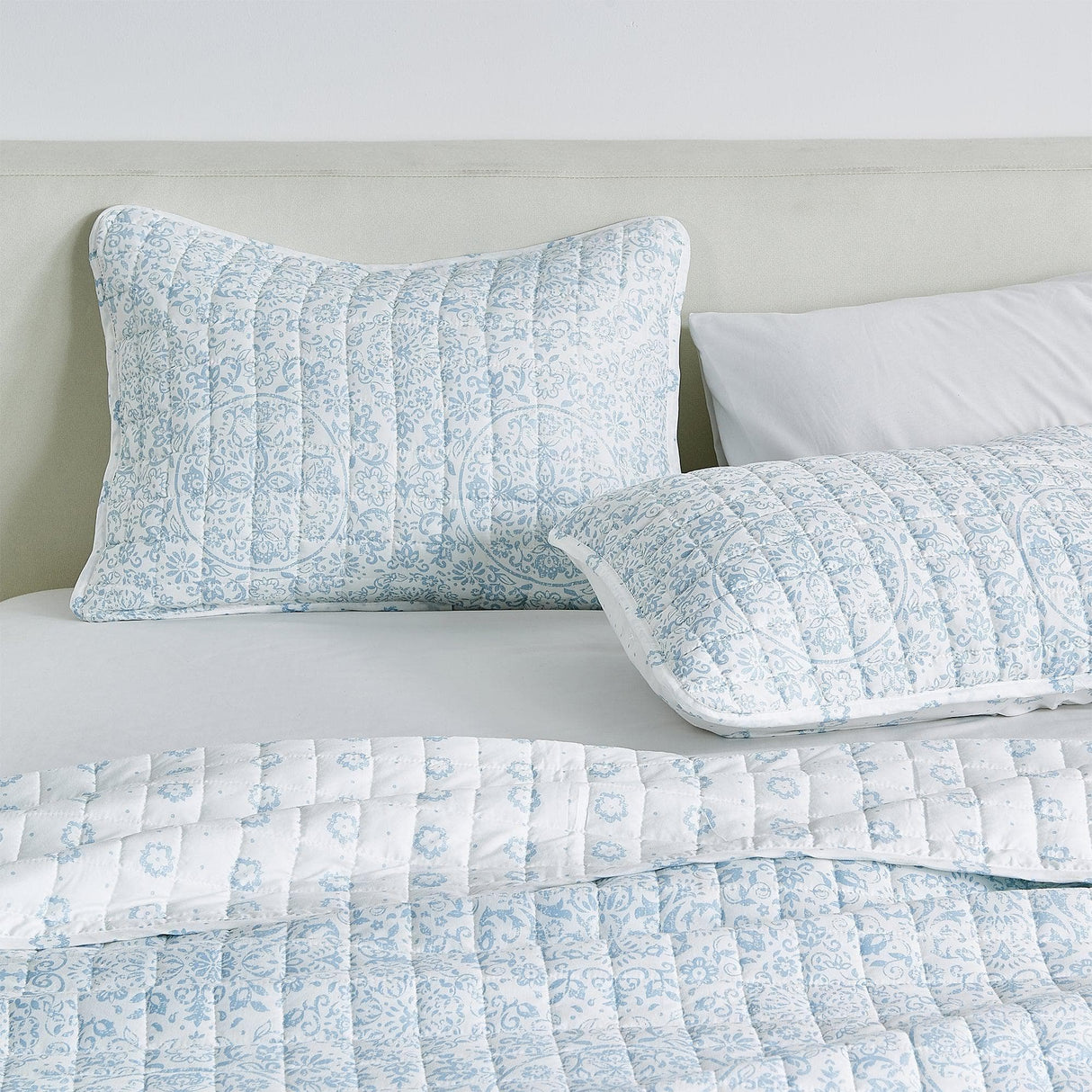 Floral Medallion Printed Microfiber Quilt Set - Kaleigh Collection-Quilts & Comforters-Parc Decor