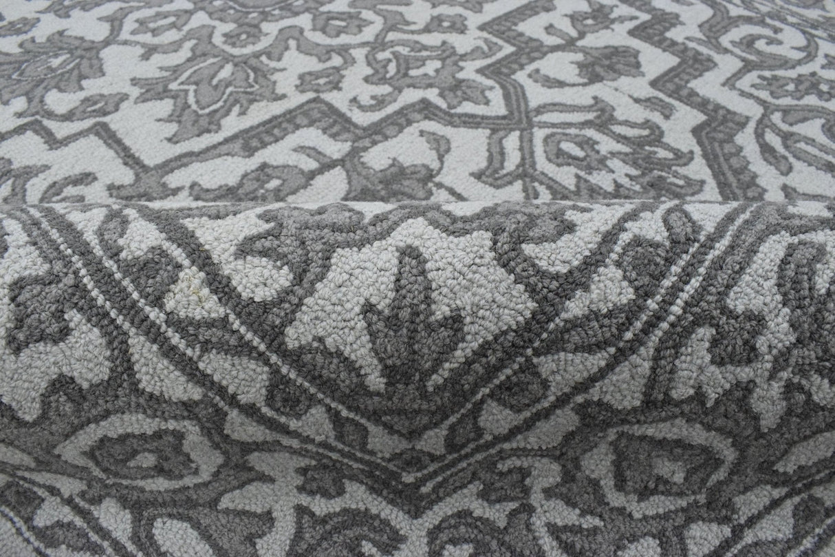 Gray and Silver Traditional Design Hand Tufted 5x8 Wool Area Rug