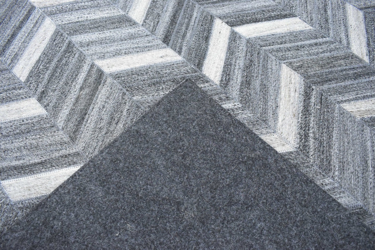 Handmade 5x8 Gray and Ivory Chevron Viscose Area Rug