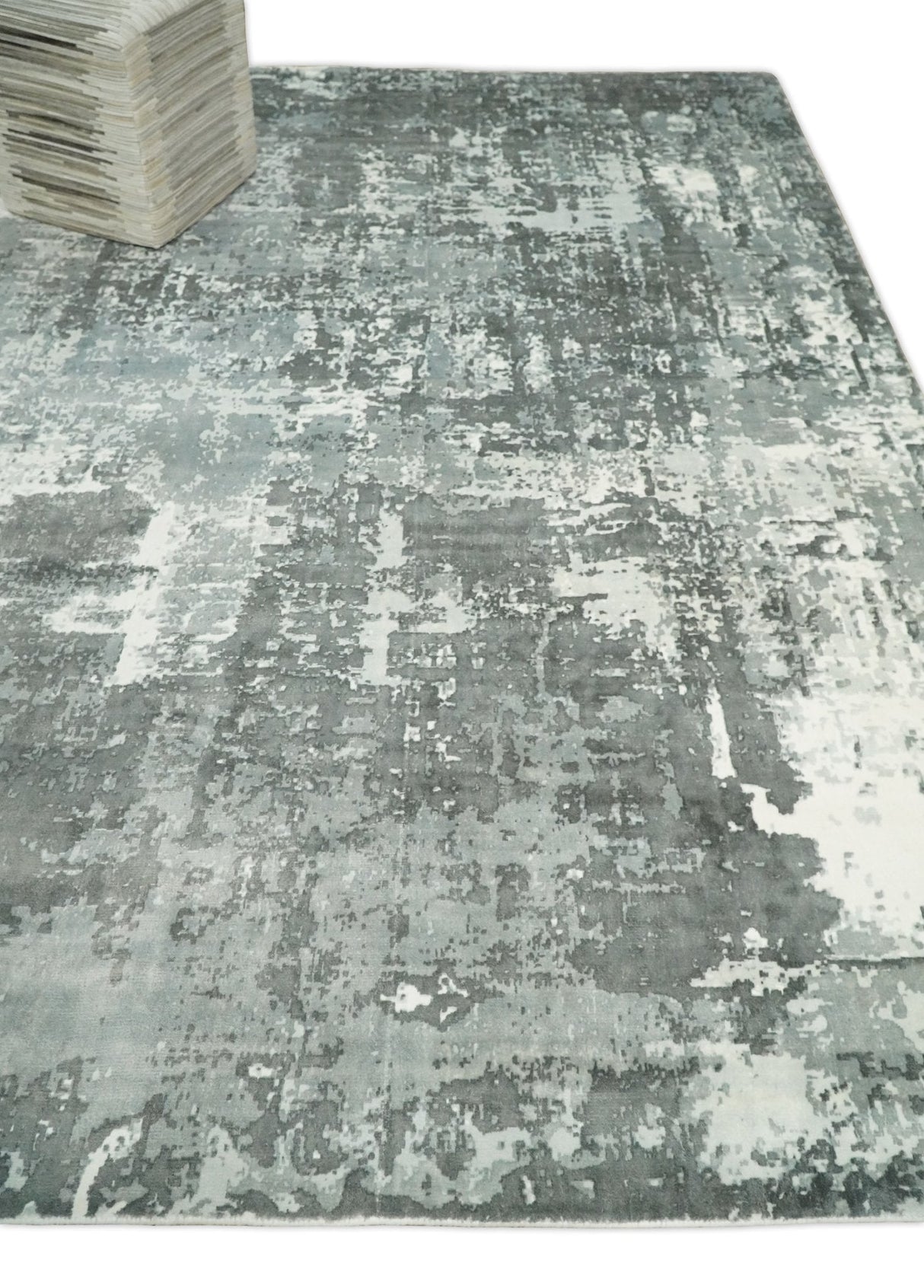Handmade 8x10 Ivory, gray and Charcoal Blended Wool and Bamboo Silk Area Rug