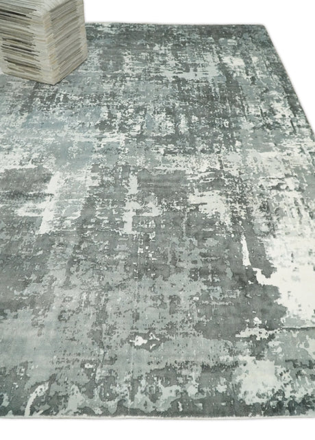 Handmade 8x10 Ivory, gray and Charcoal Blended Wool and Bamboo Silk Area Rug