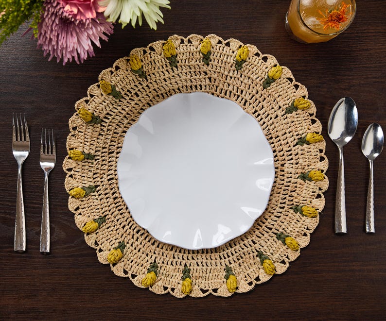 Handmade Tulip Placemat – Raffia Crochet Floral Table Mat – Spring & Easter Table Decor – Artisan Tableware – Boho Dining Accent-table tops-Parc Decor