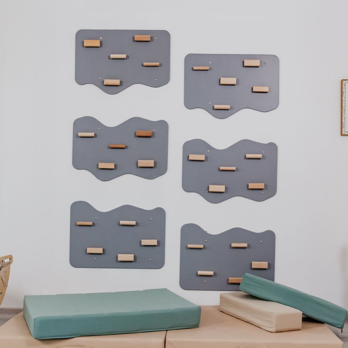 Indoor Rock Wall with Cloud-Shaped Panels & Wooden Climbing Holds for Kids 3-10-Climbing Set-Parc Decor