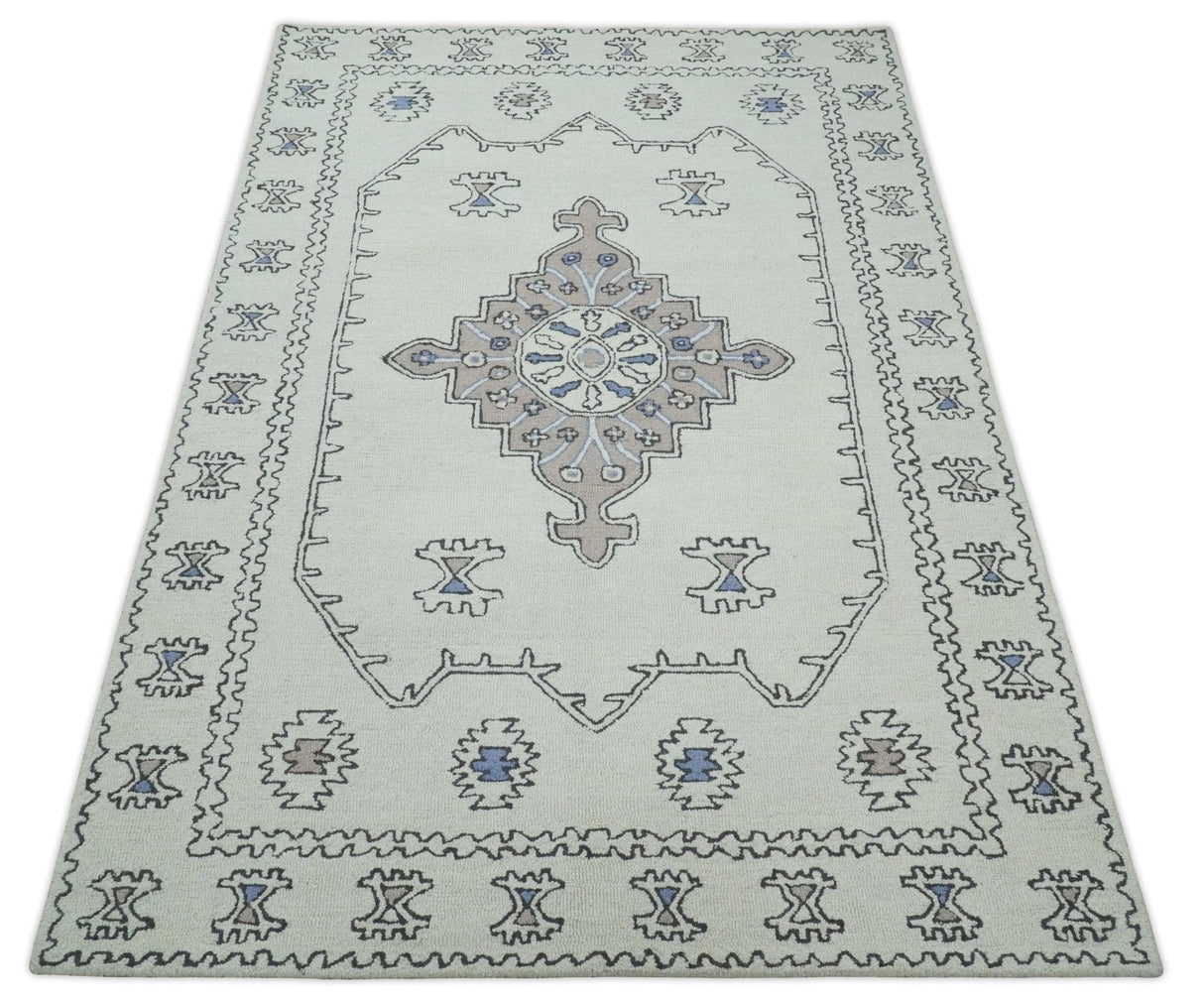 Ivory and Peach Persian Style Tribal Hand Tufted Wool Area Rug