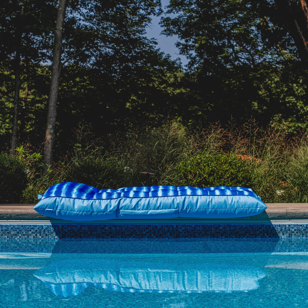 Kona-pool float-Parc Decor