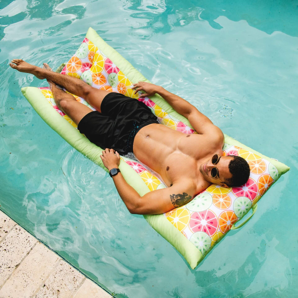 Kona-pool float-Parc Decor