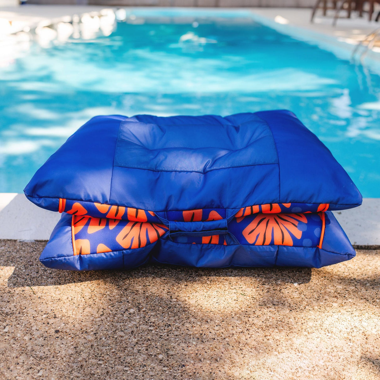 Kona-pool float-Parc Decor