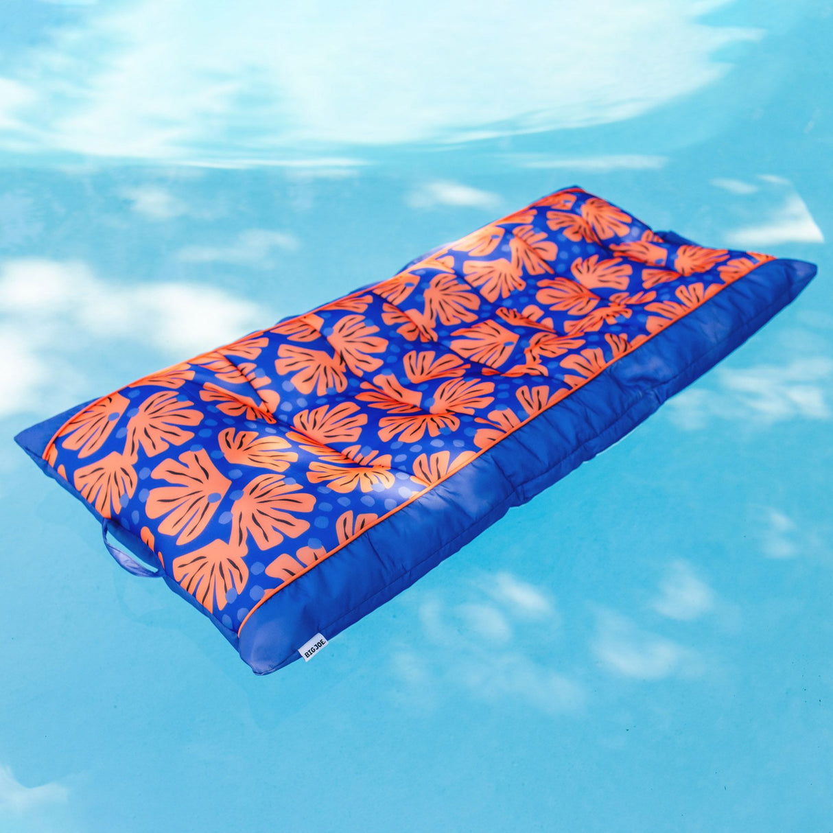 Kona-pool float-Parc Decor