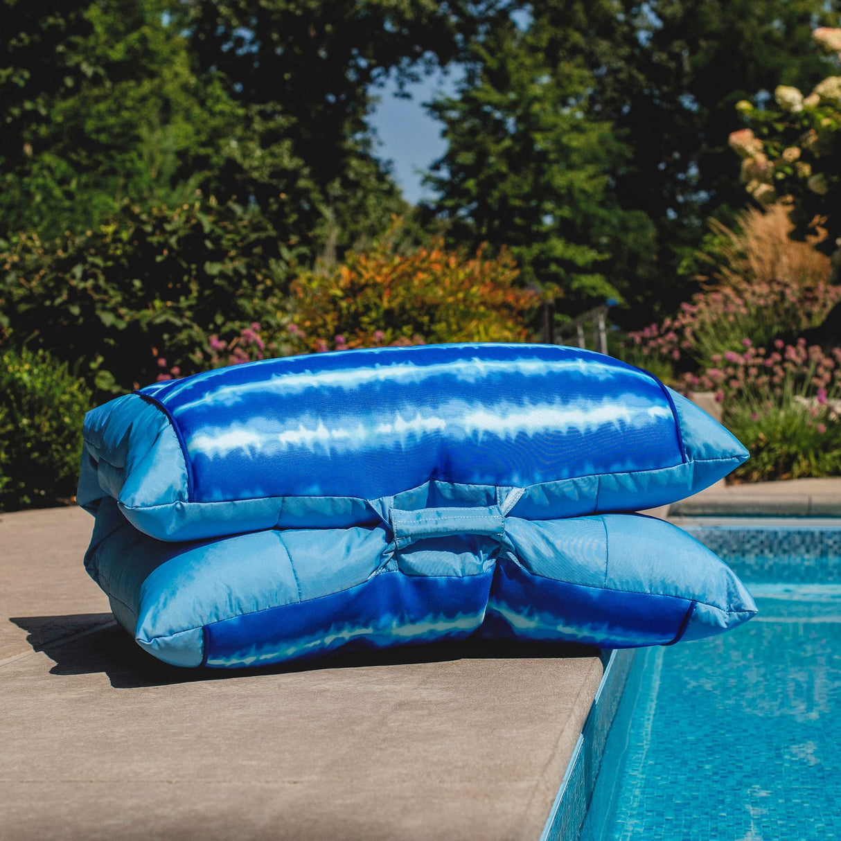 Kona-pool float-Parc Decor