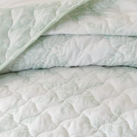 Large Snowflake Quilt - Noemi Collection