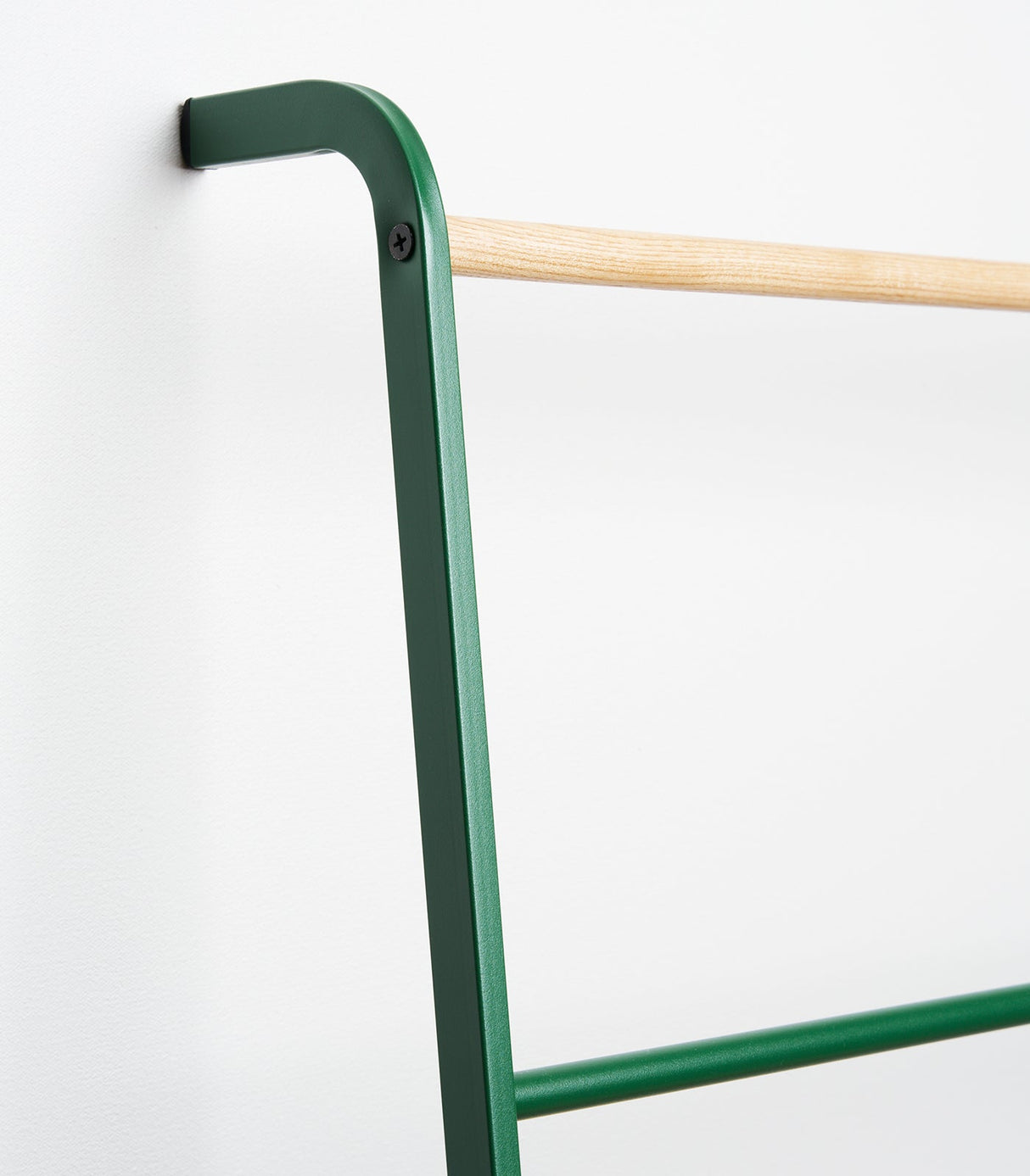 Leaning Storage Ladder (63" H) - Steel