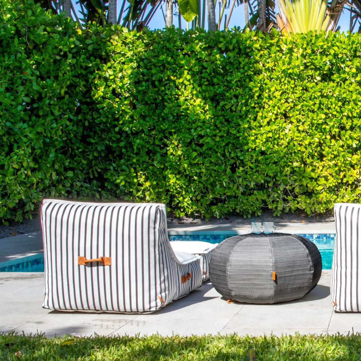 Lux Pouf-pool float-Parc Decor