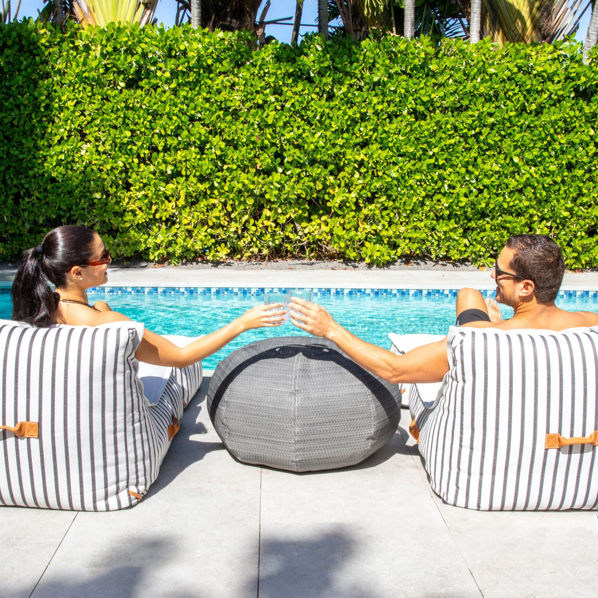 Lux Pouf-pool float-Parc Decor