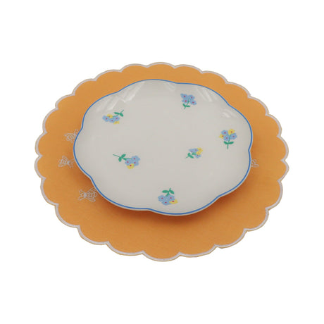 Meadow Flora Scalloped Ceramic Dinner Plates – Case of 12 (+3 Bonus Plates)