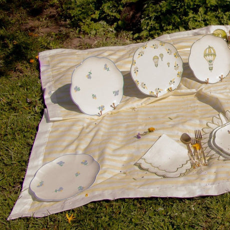 Meadow Flora Scalloped Ceramic Dinner Plates – Set of 4 (+1 Bonus Plate)