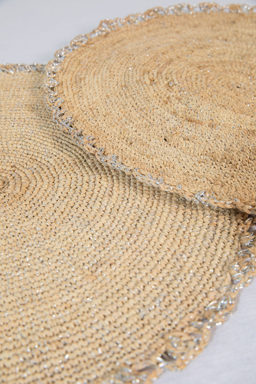 Metallic Aura placemat, Woven raffia tabletop-table top-Parc Decor