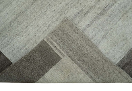 Modern 6x8 Ivory and Silver Wool Hand Woven Area Rug
