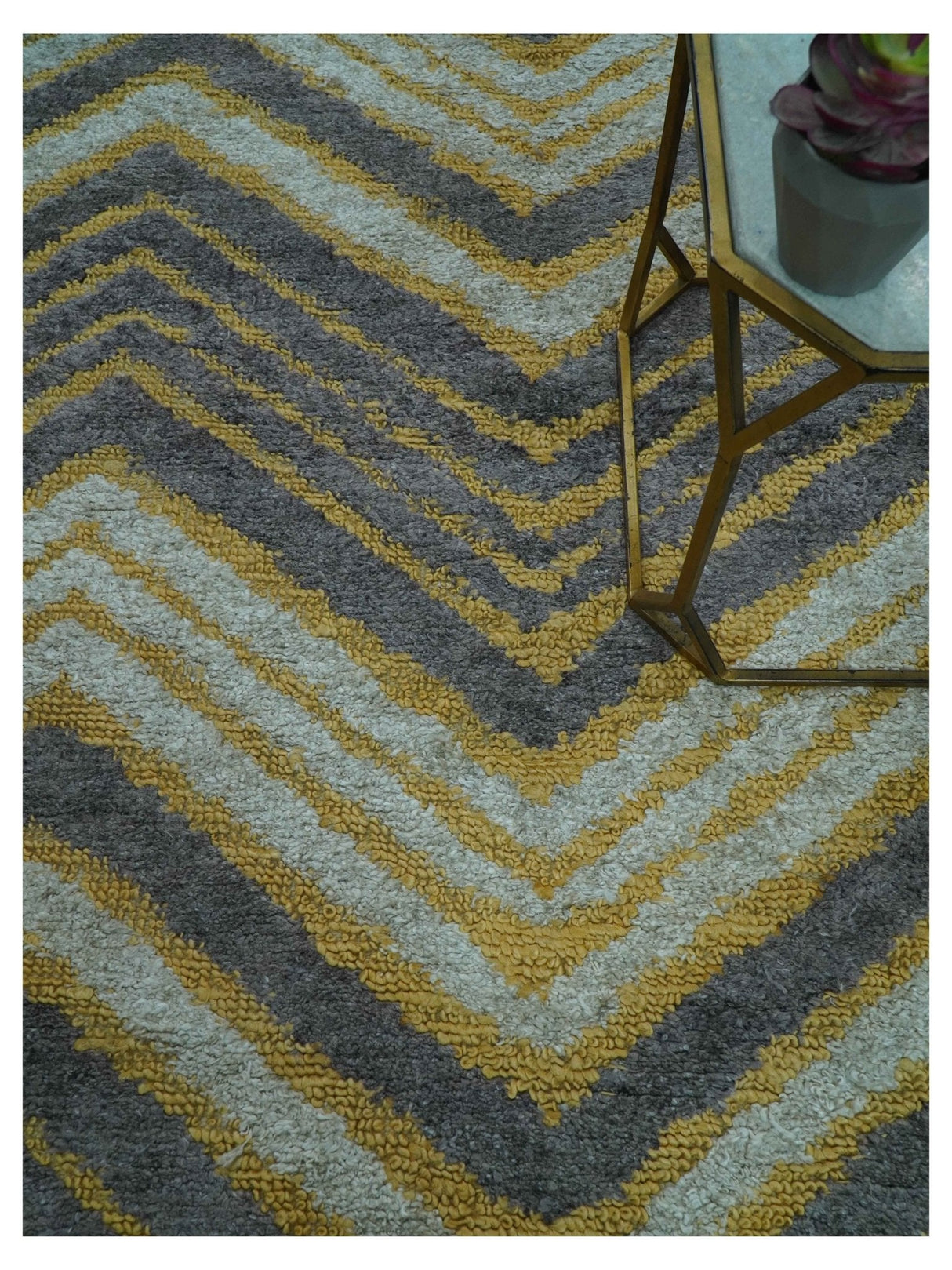 Modern Chevron Design Gold And Beige 5.6x8 Hand Knotted Bamboo Silk Area Rug