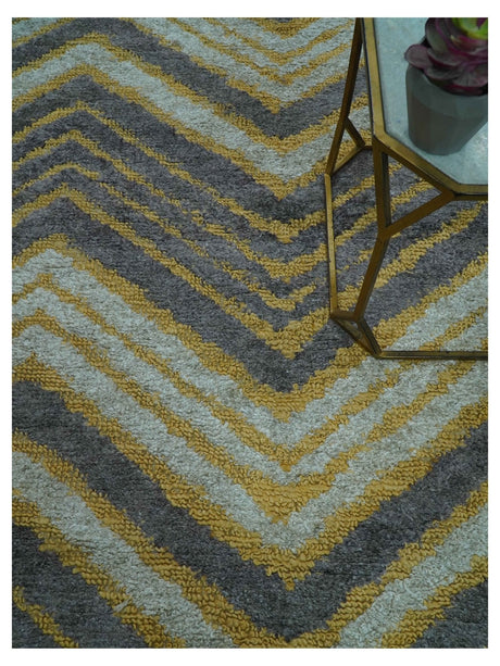 Modern Chevron Design Gold And Beige 5.6x8 Hand Knotted Bamboo Silk Area Rug