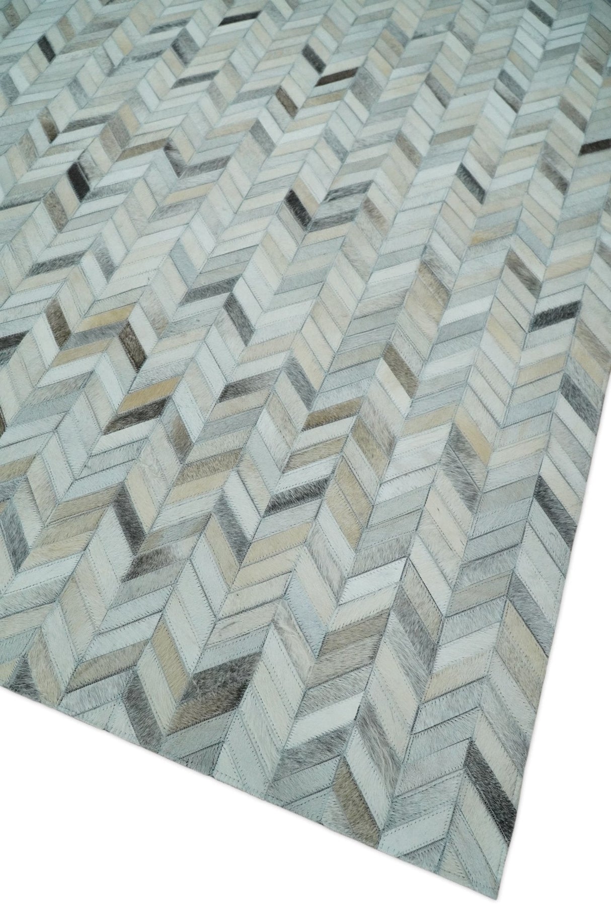 Modern Chevron Design Ivory and Silver Handmade Area Rug