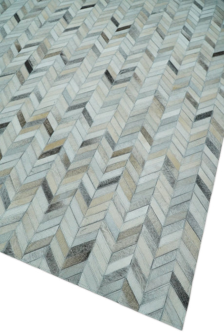 Modern Chevron Design Ivory and Silver Handmade Area Rug