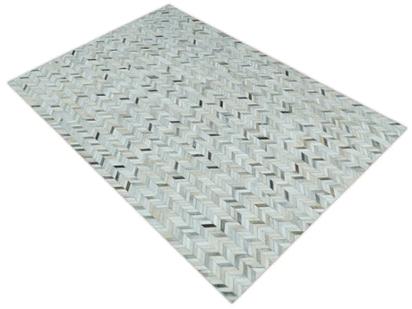 Modern Chevron Design Ivory and Silver Handmade Area Rug