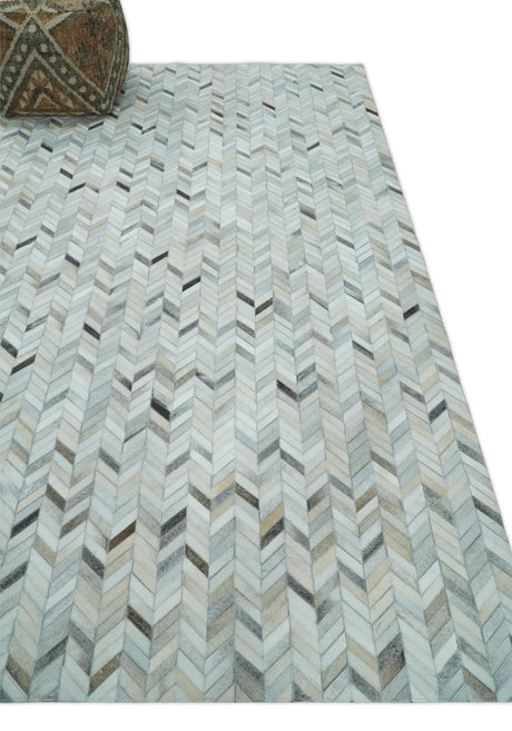 Modern Chevron Design Ivory and Silver Handmade Area Rug