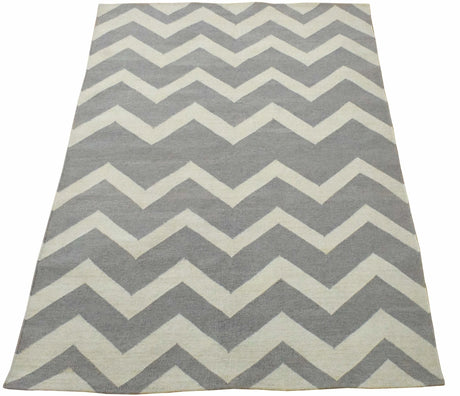 Modern Chevron Gray and Beige Dhurrie Wool Polyester 5x8 Rug