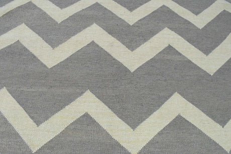 Modern Chevron Gray and Beige Dhurrie Wool Polyester 5x8 Rug