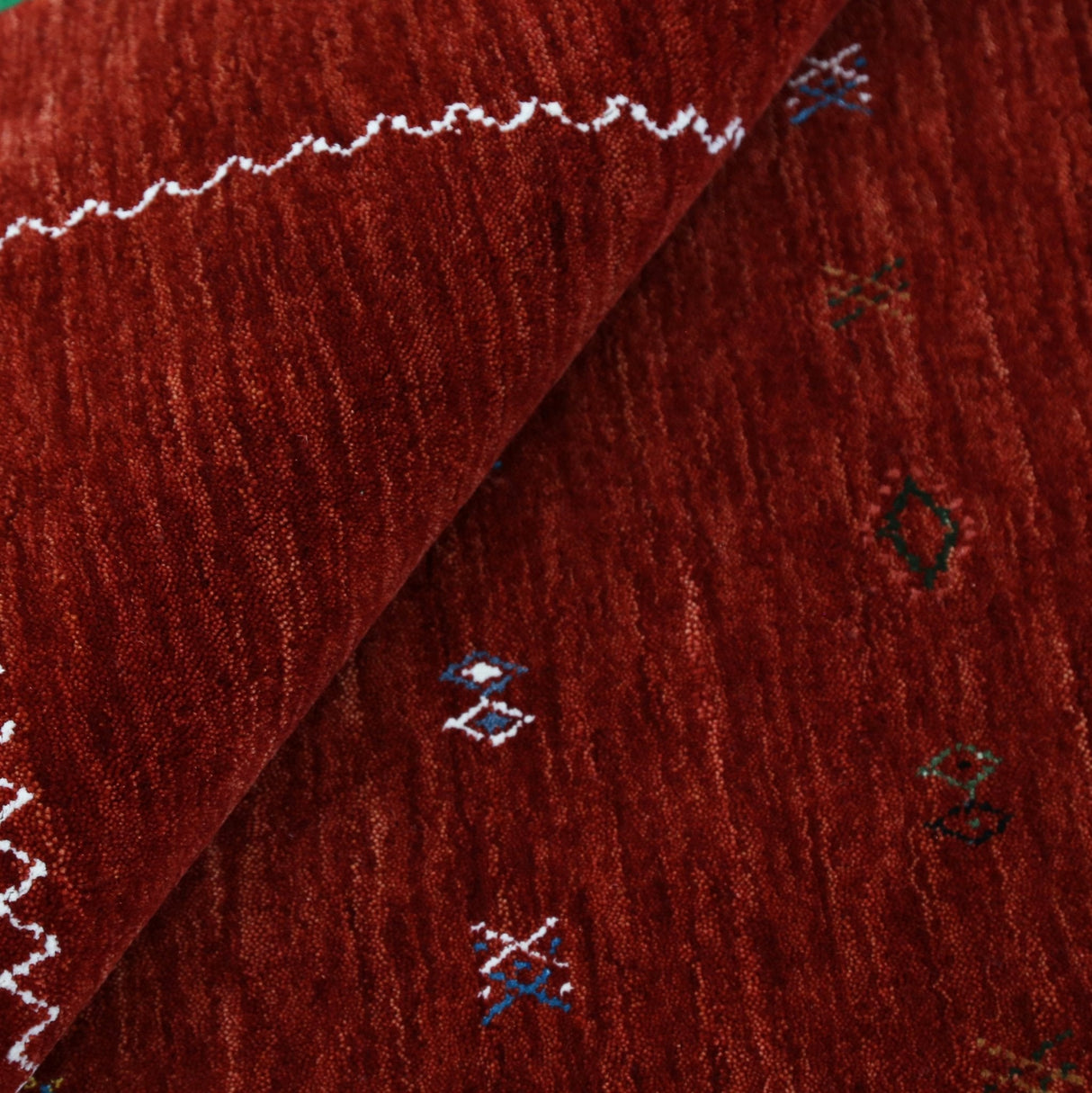Modern Design Red Hand Loomed Wool Area Rug