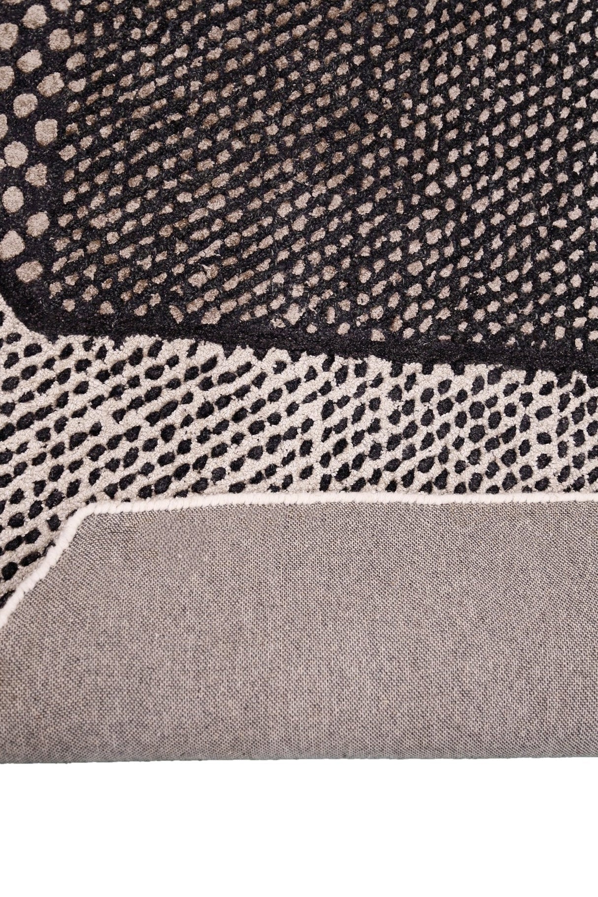 Modern Dotted Mesh Black Hand Tufted 5x8 Wool Area Rug