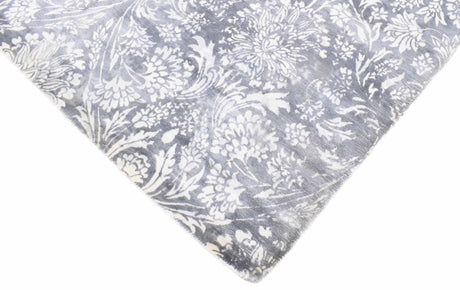Modern Floral Silver And Ivory Hand Loom Viscose 5x8 Area Rug