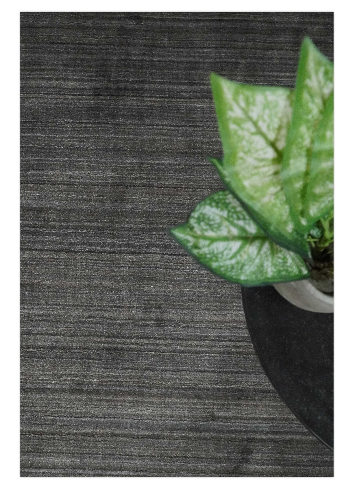 Modern Solid Silver and Charcoal Shaded 5x7 Blended Wool Area Rug