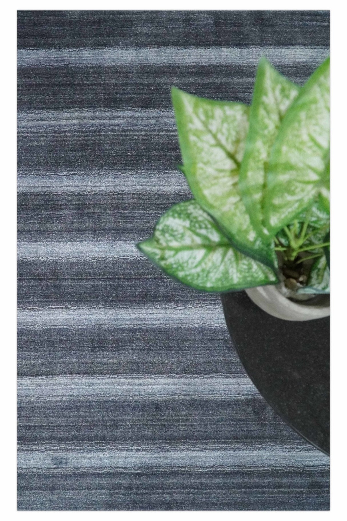 Modern Stripes Design 5x7 Charcoal and Silver Wool Hand Woven Area Rug