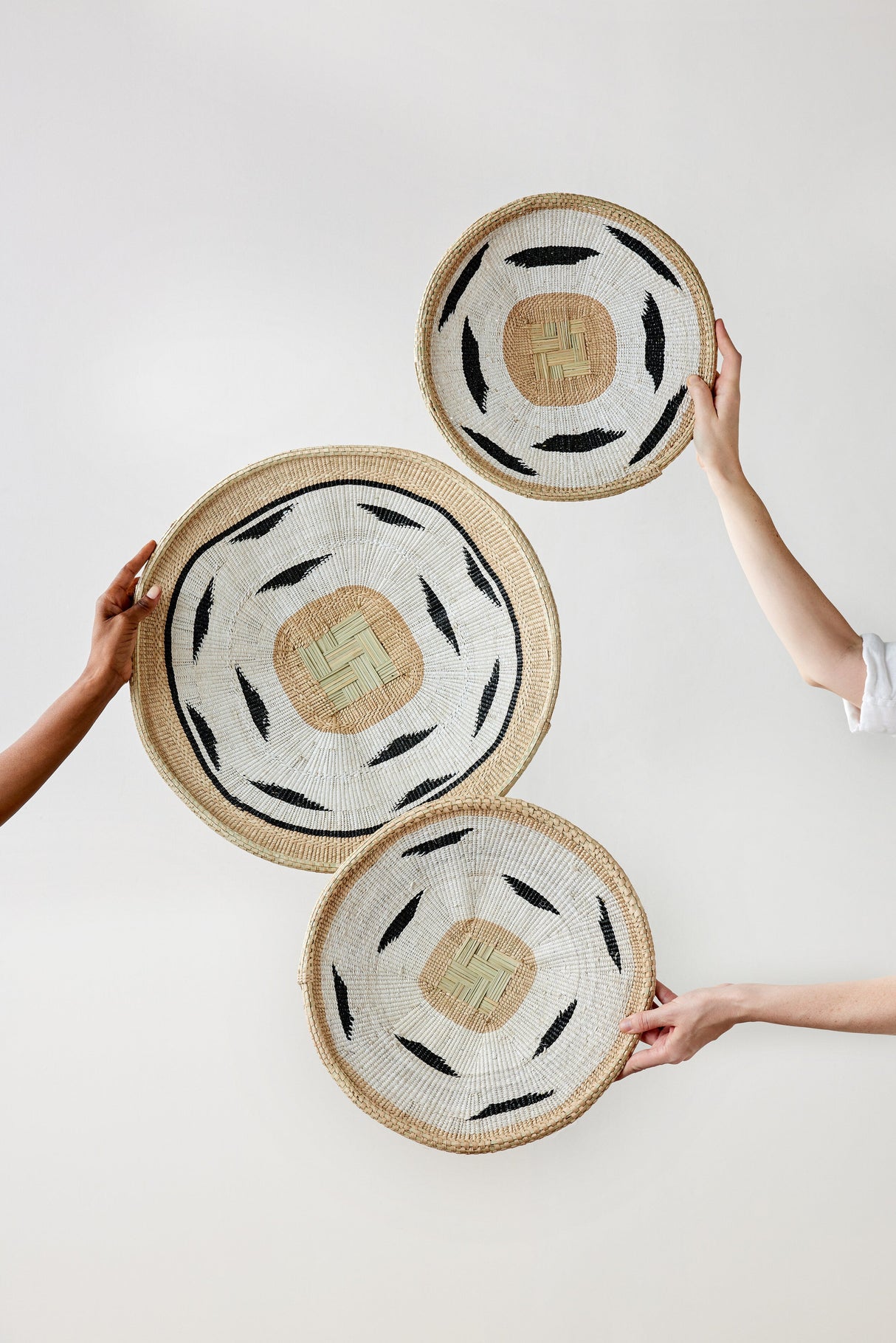 Nolyia White Flat Basket-Wall Basket-Parc Decor