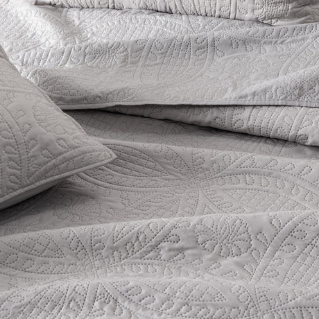 Oversized Medallion Quilt Set - Clara Collection