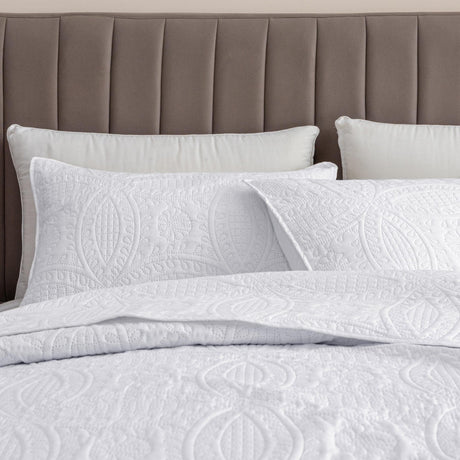 Oversized Medallion Quilt Set - Clara Collection