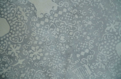 Premium Style Gray and Ivory Traditional Ikat Large design 5.6x8 Hand loom Wool and Viscose Area Rug
