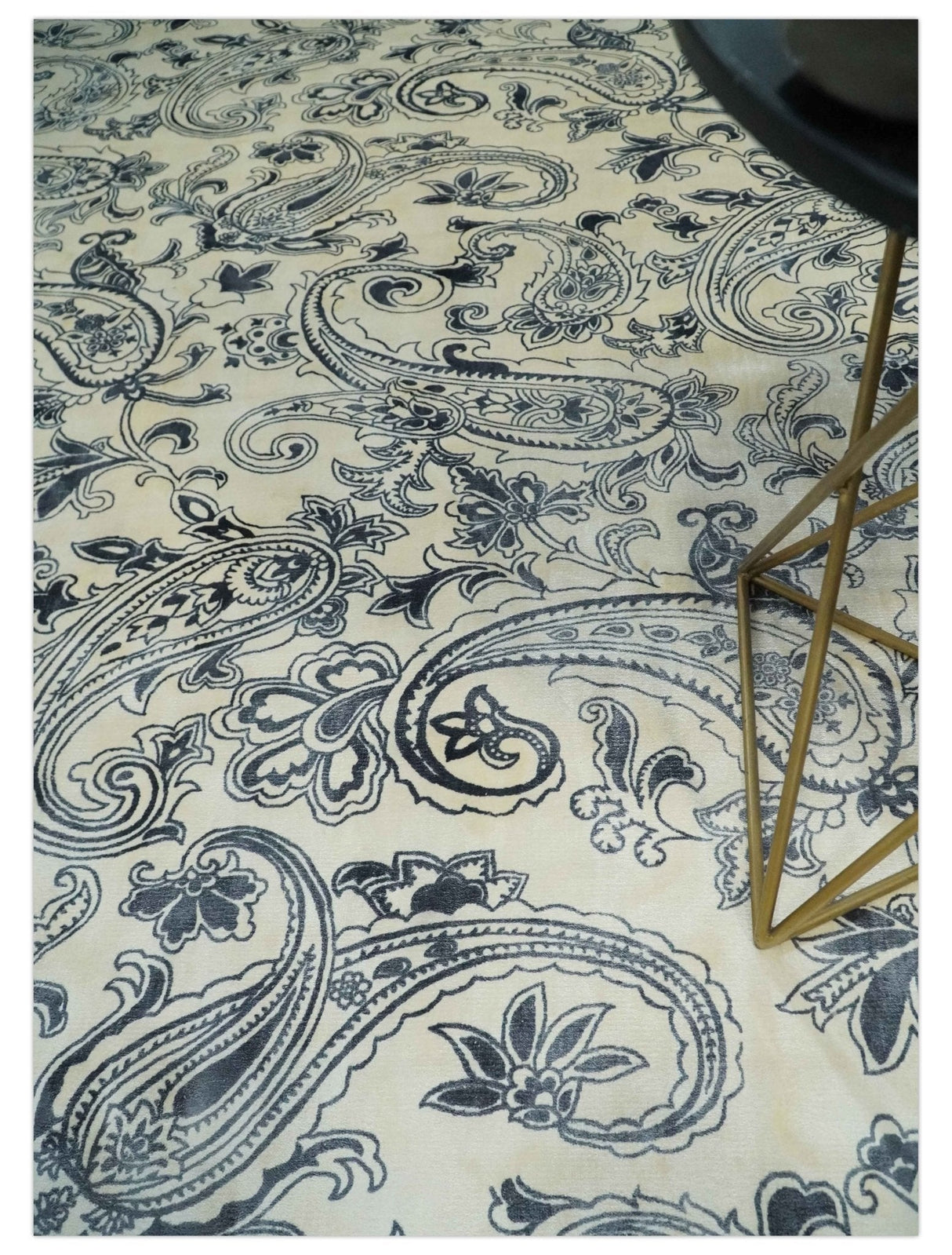 Premium Style Ivory and Charcoal Hand loom 5.6x8 Boteh Design Viscose Area Rug