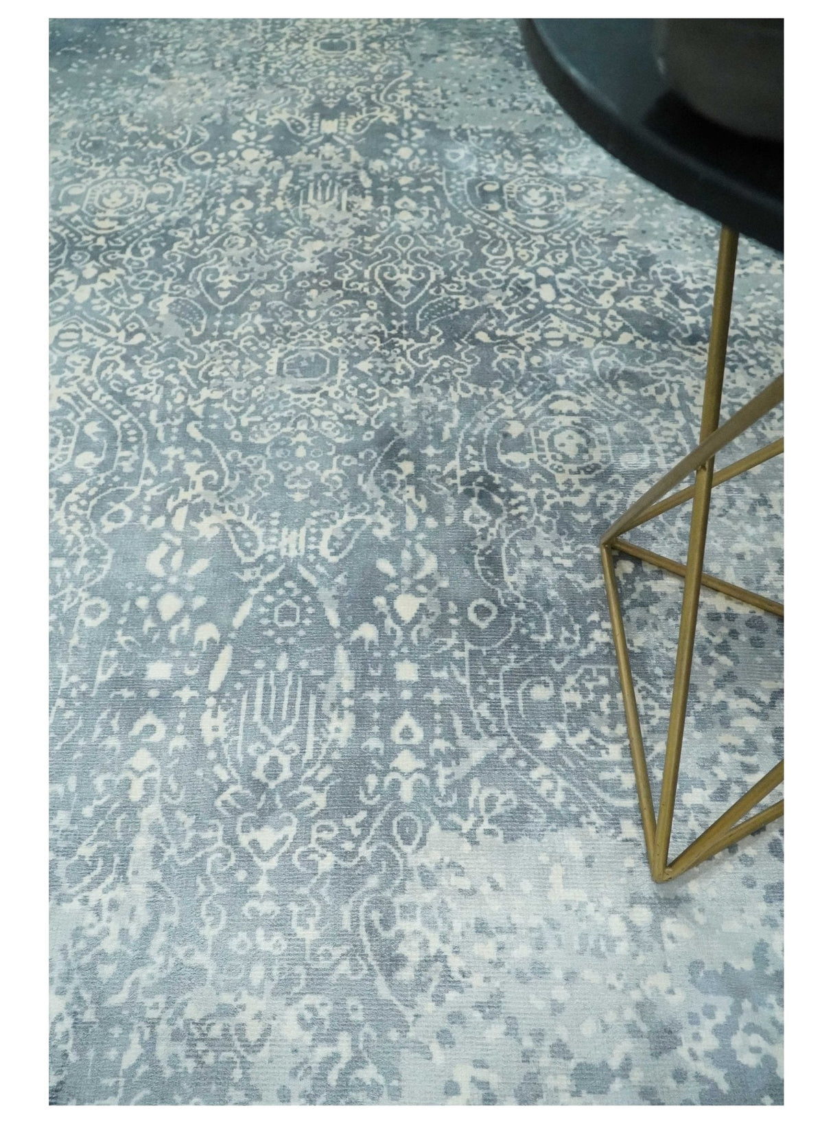 Premium Style Silver and Gray Traditional Medallion 5x8 Hand loom Viscose Area Rug