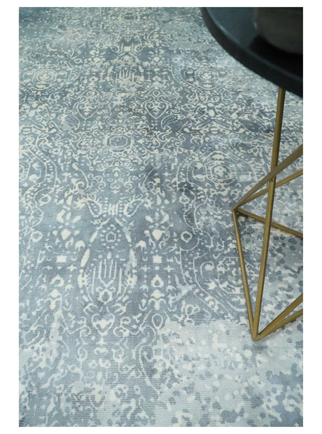 Premium Style Silver and Gray Traditional Medallion 5x8 Hand loom Viscose Area Rug