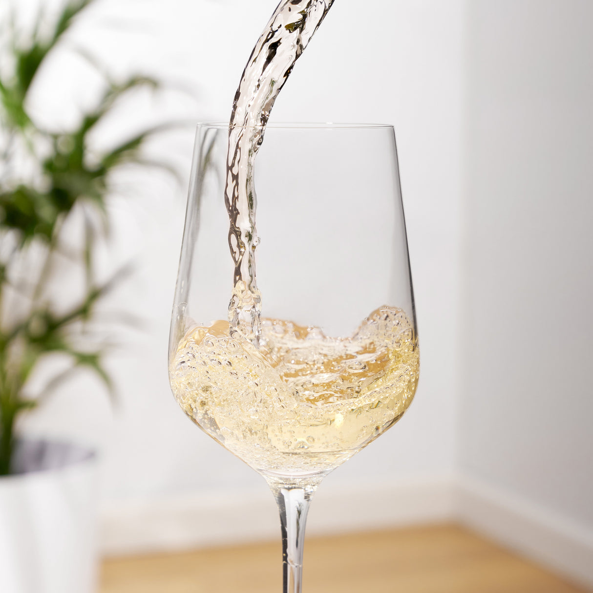 Reserve Inez Crystal Chardonnay Glasses Set of 4-product_type::stemmed_wine_glasses-Parc Decor