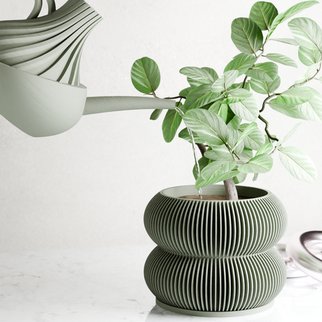REVOLVE Watering Can