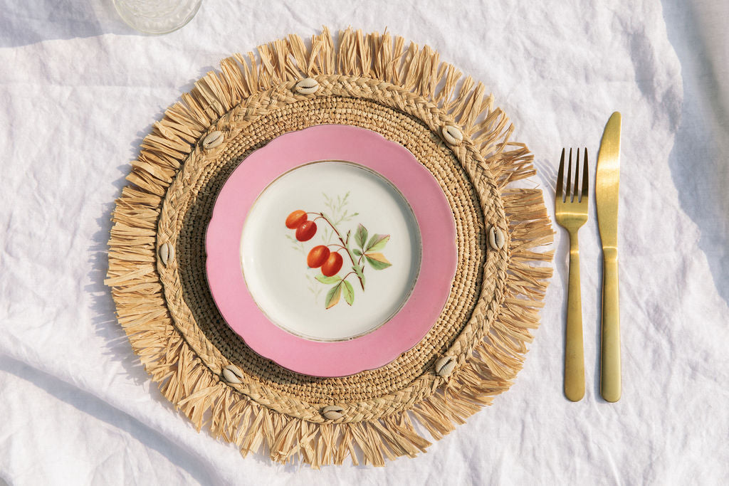 Round natural raffia tabletop with fringes, Woven raffia Placemat-table top-Parc Decor