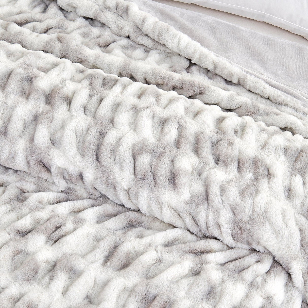 Ruched Faux Fur Throw Blanket - Alondra Collection-Blankets-Parc Decor