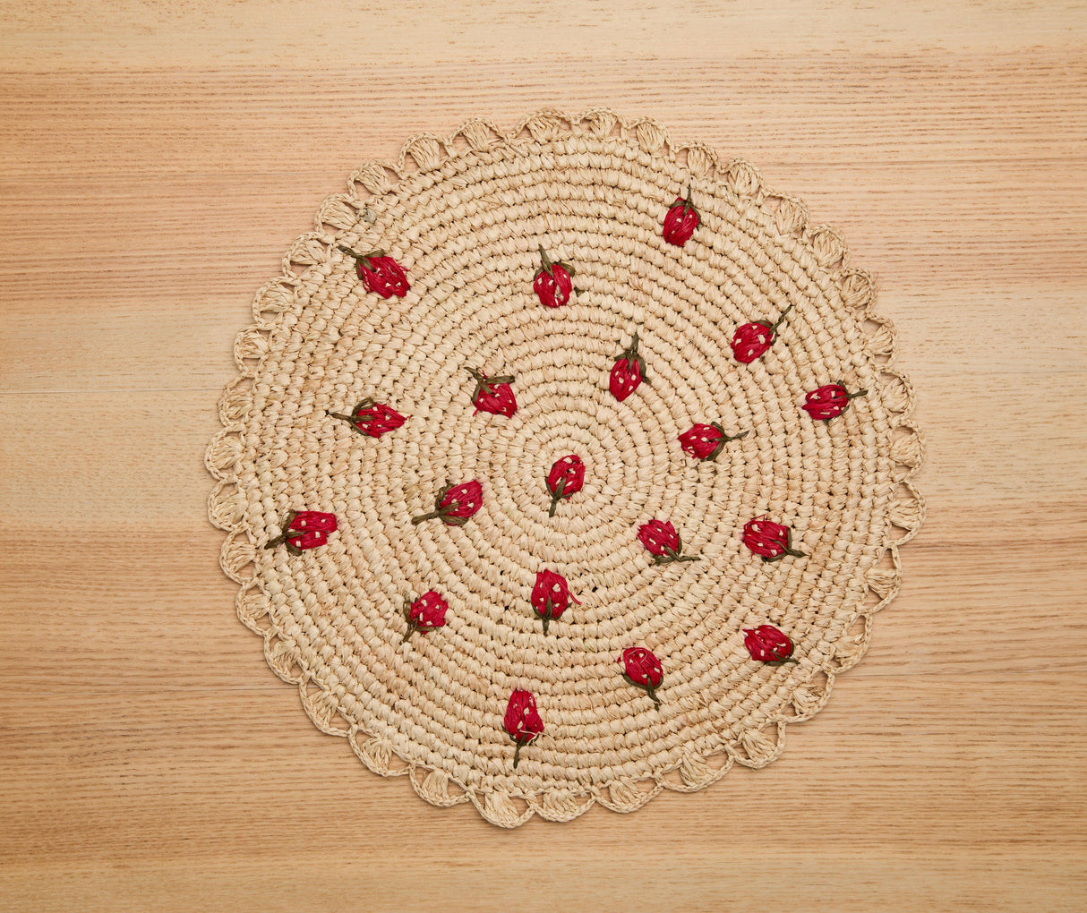 Scattered Strawberry Hand-Crocheted Raffia Palm Round Placemat-table tops-Parc Decor